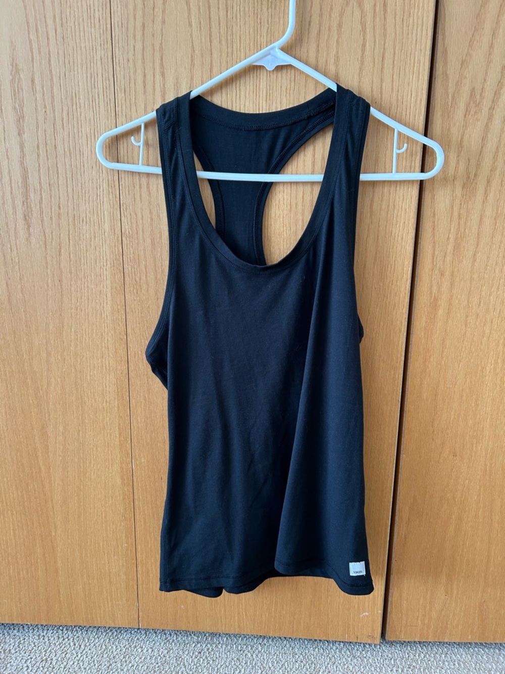 Vuori classic tank top black size medium. Good condition, very soft fabric
